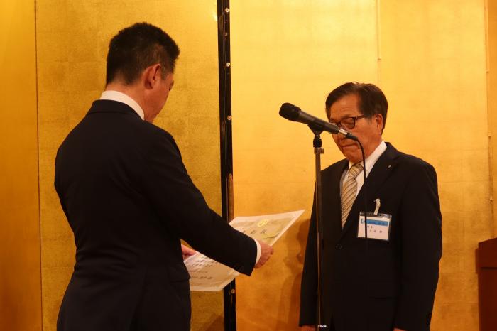 優良名古屋市指定工事店表彰　　　　　　　受賞者代表 ㈲小池設備