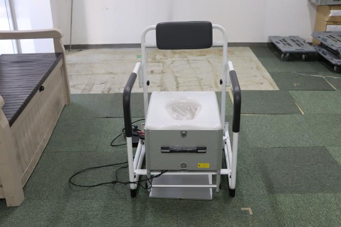 組立てトランク型自動ラップ式トイレ