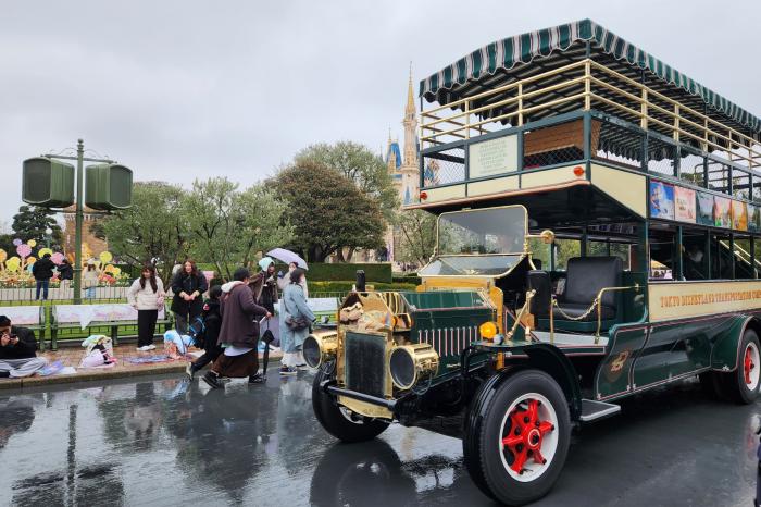 「夢の国」　　　　　　　　　　　　　　　　　　　　　　　　　　　　　　　　　　佳作：事務局　竹内　博美　氏